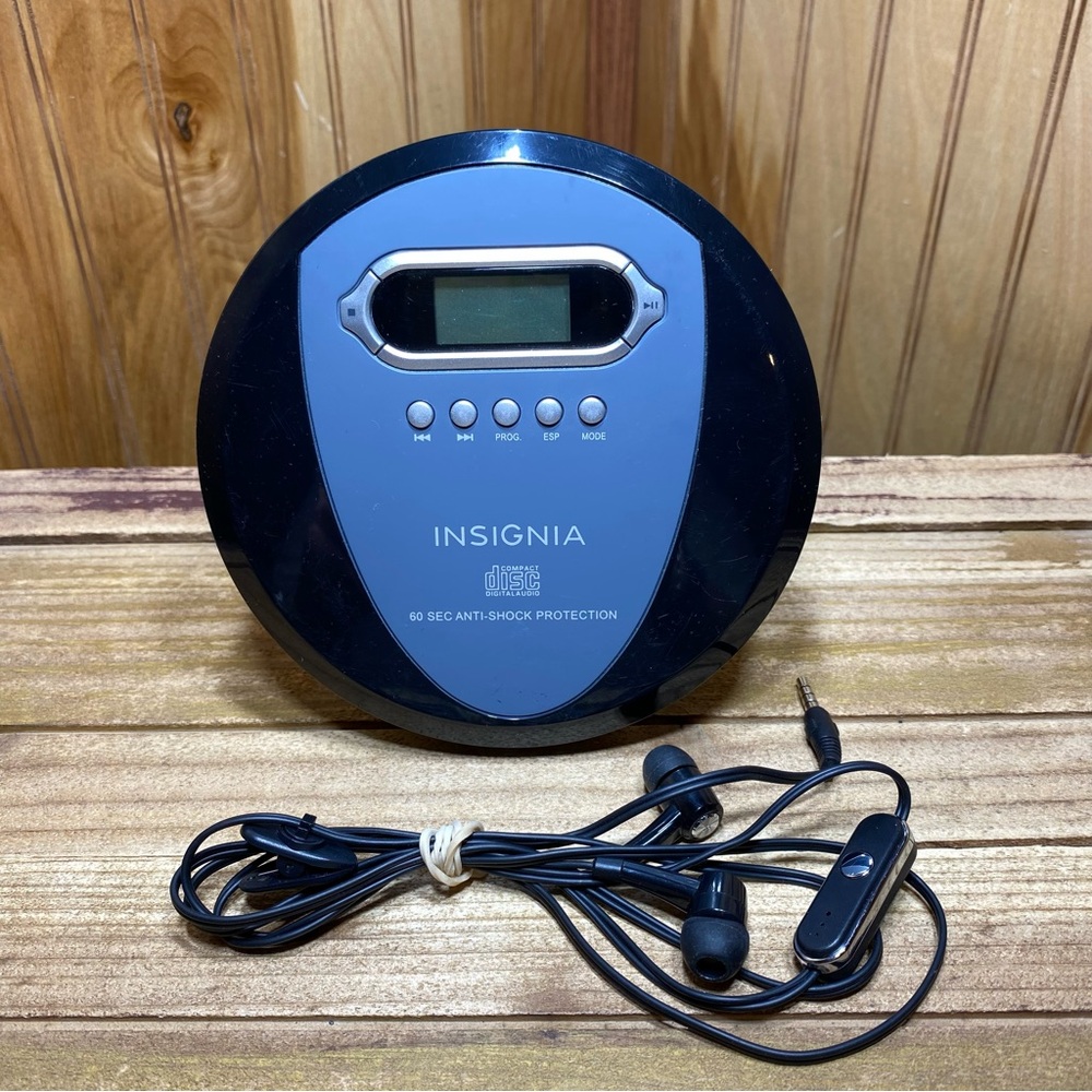 Insignia Portable CD Player w/Earbuds 60 Sec Anti Shock Protection NS-P4112